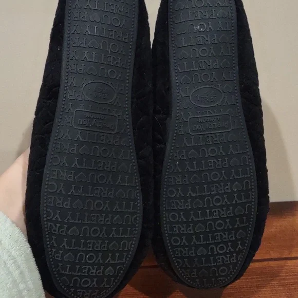Pretty You London Black and Gray Pom Pom Quilted Slippers, New, Large, 8-9 - Picture 8 of 10